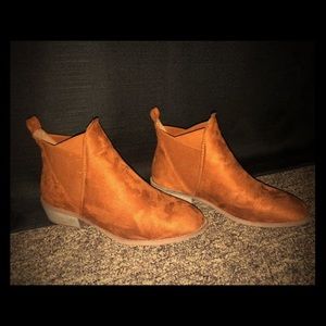 Women’s Heeled Ankle Booties